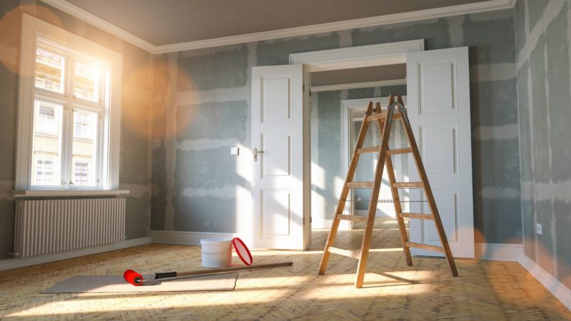 habitacion-renovacion-elegante-apartamento-antiguo-reubicacion-cubo-pintura-paredes-yeso-aplanadas